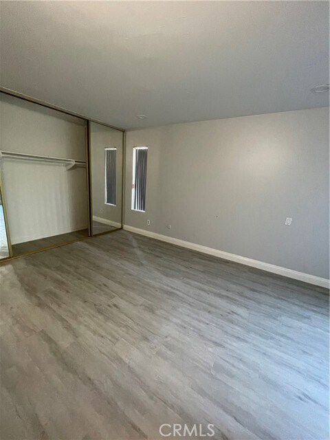 Building Photo - 2511 W Sunflower Ave