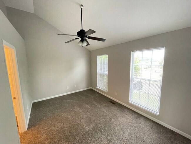 Foto del edificio - Goodlettsville area home with 1 car garage!