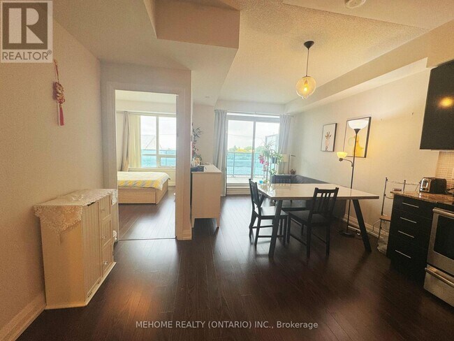 Photo du bâtiment - 7167-7167 Yonge St