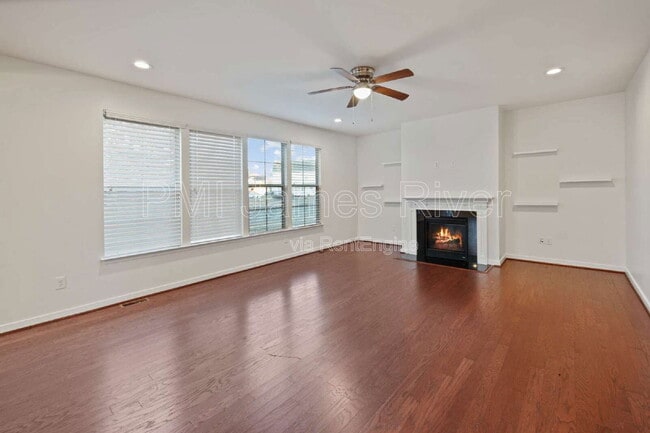 Foto del edificio - 6442 Hawkswood Wy