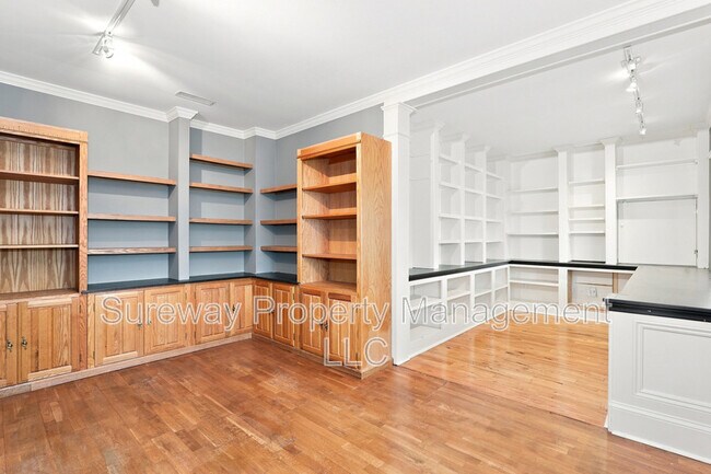Foto del edificio - 342 Quaker Rd