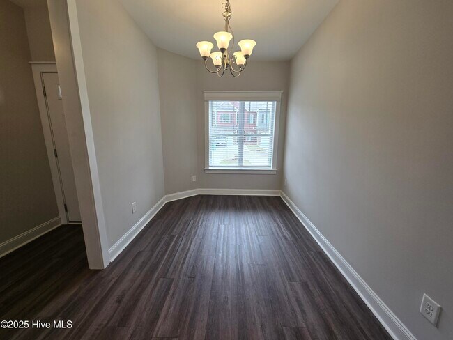 Building Photo - 1819 Fox Den Way