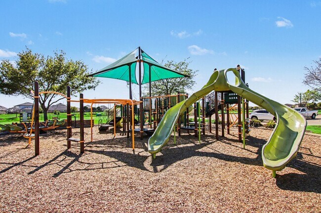 Foto del edificio - 28514 Eli Eagle St