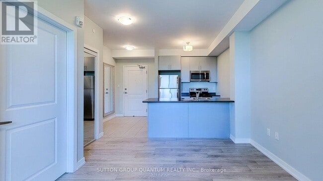 Building Photo - 125 Shoreview Rd