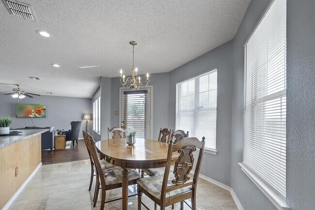 Foto del edificio - 2426 Bantry Ln