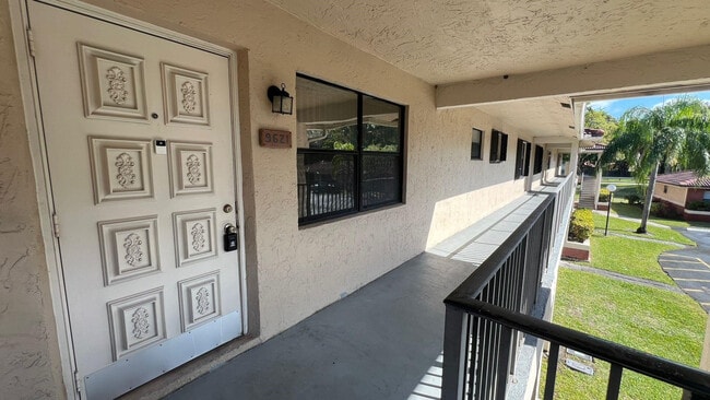 Foto del edificio - 9621 NW 4th St