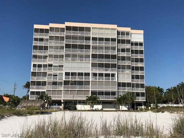 Foto principal - 500 Estero Blvd