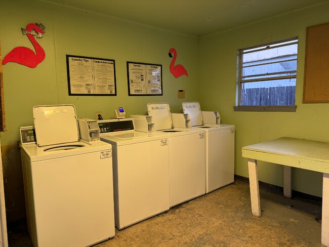 Foto del edificio - 11271 Florida Blvd