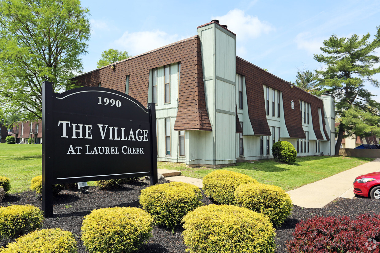 Foto principal - The Village at Laurel Creek