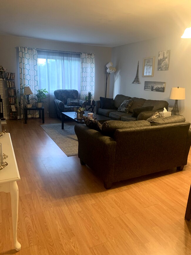 Building Photo - 372 Monticello Dr