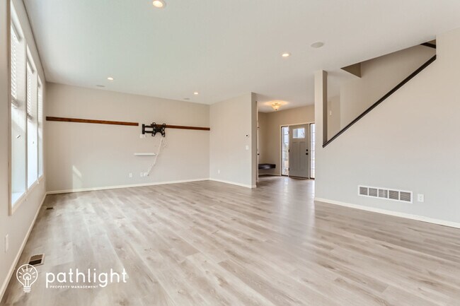 Foto del edificio - 7351 Quigley Avenue Northeast