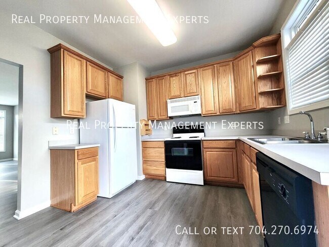 Foto del edificio - 138 Sun Ridge Dr