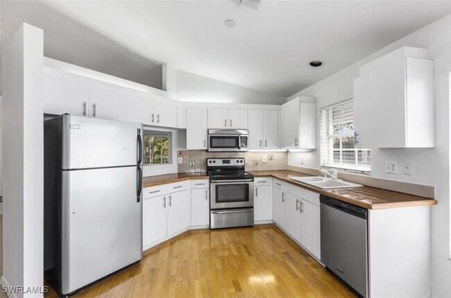Foto del edificio - 3730 Fieldstone Blvd