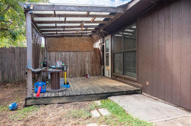 Building Photo - 3006 Hilltop Dr