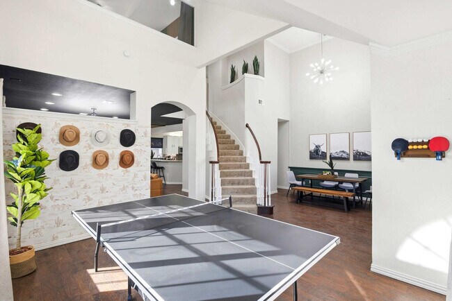 Foto del edificio - 5717 Christy Ln