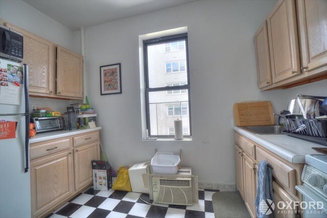 Building Photo - 106 West 13th Street