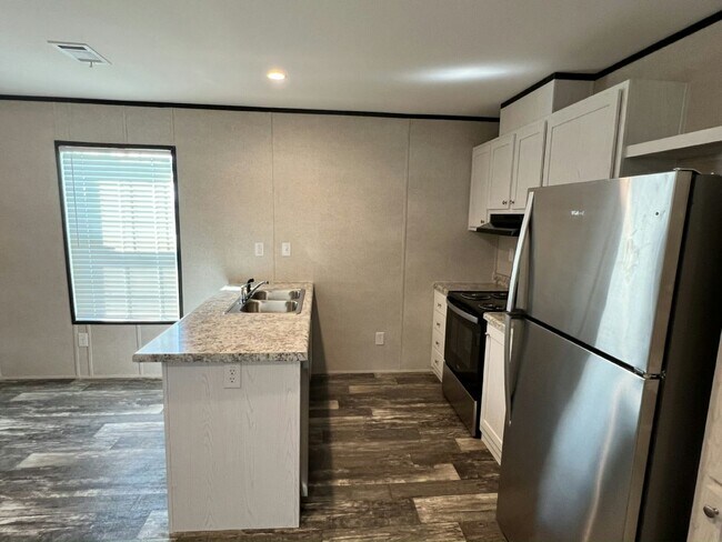 Building Photo - 69 Tower Manor Cir E