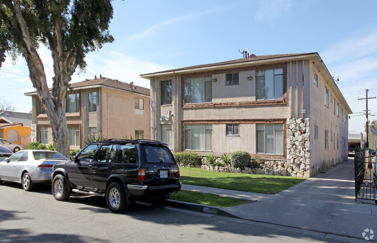 Building Photo - 8163-8167 Mountain View Ave