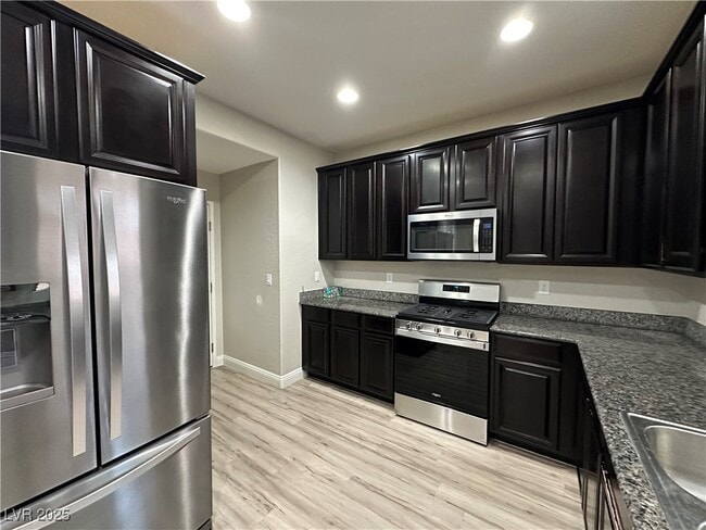 Building Photo - 7703 Peaceful Trellis Dr
