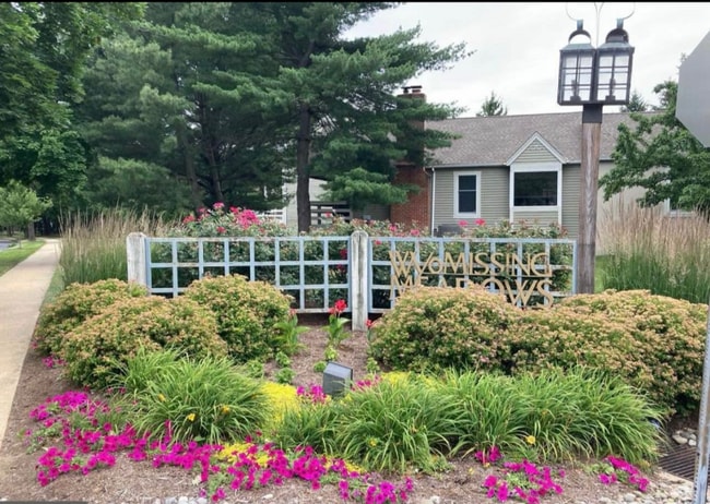 Building Photo - 1972 Meadow Ln
