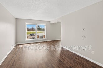 Building Photo - 1605 N Willow Rd