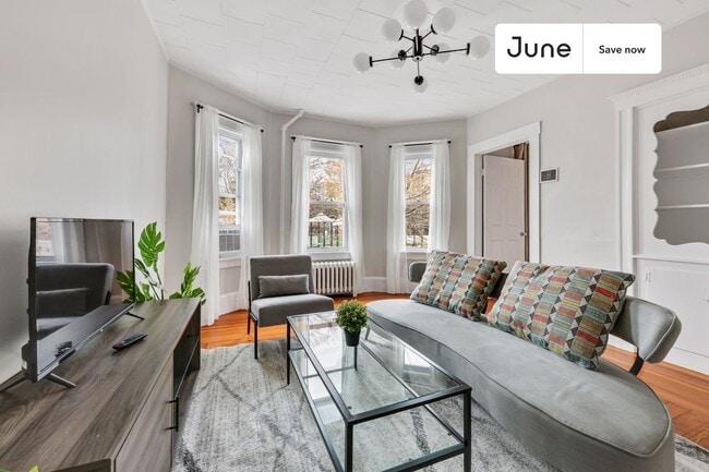 Building Photo - 29 Craigie St