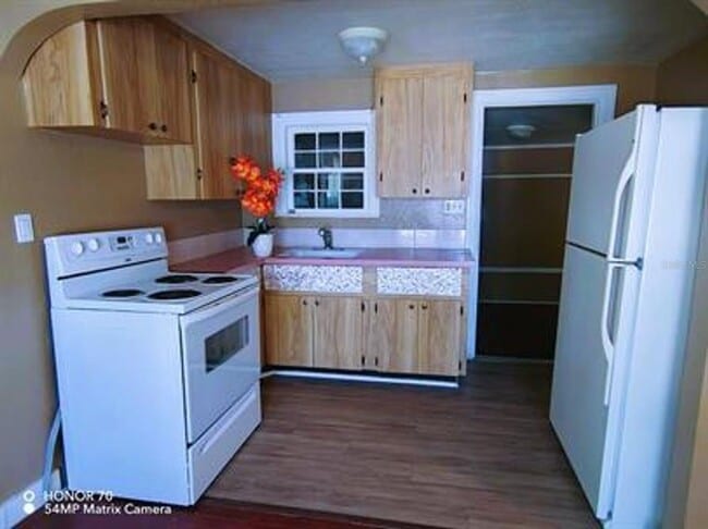 Foto del edificio - 823 16th Ave SW