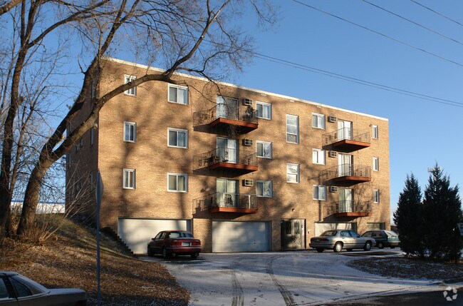 Building Photo - 647 37th Ave NE