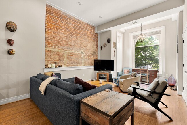 Foto del edificio - 1109 M St NW