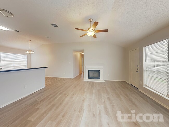 Building Photo - 10612 Flamewood Dr