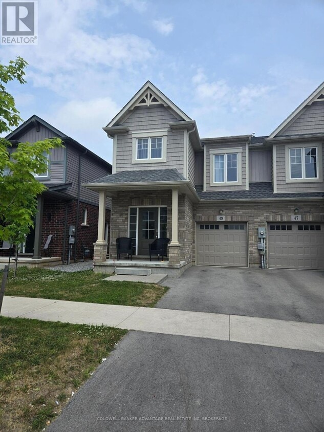 Primary Photo - 49 Lymburner St.