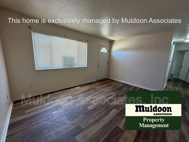 Foto del edificio - 4430 Drummond Cir