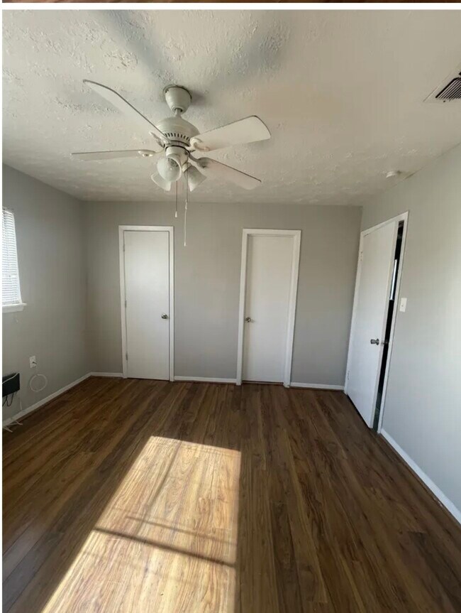 Foto del edificio - 1014 E 23rd St