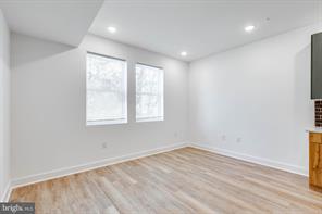 Foto del edificio - 2348 N Park Ave