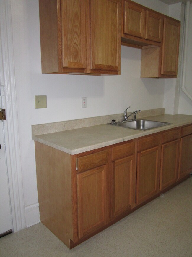 Building Photo - 124 Trinity Pl