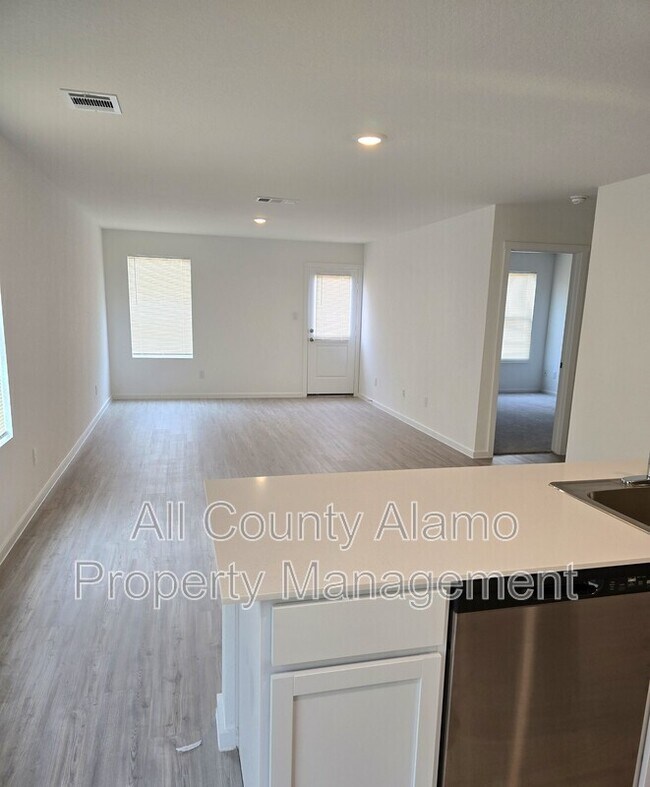 Building Photo - 14831 Onyx Pl