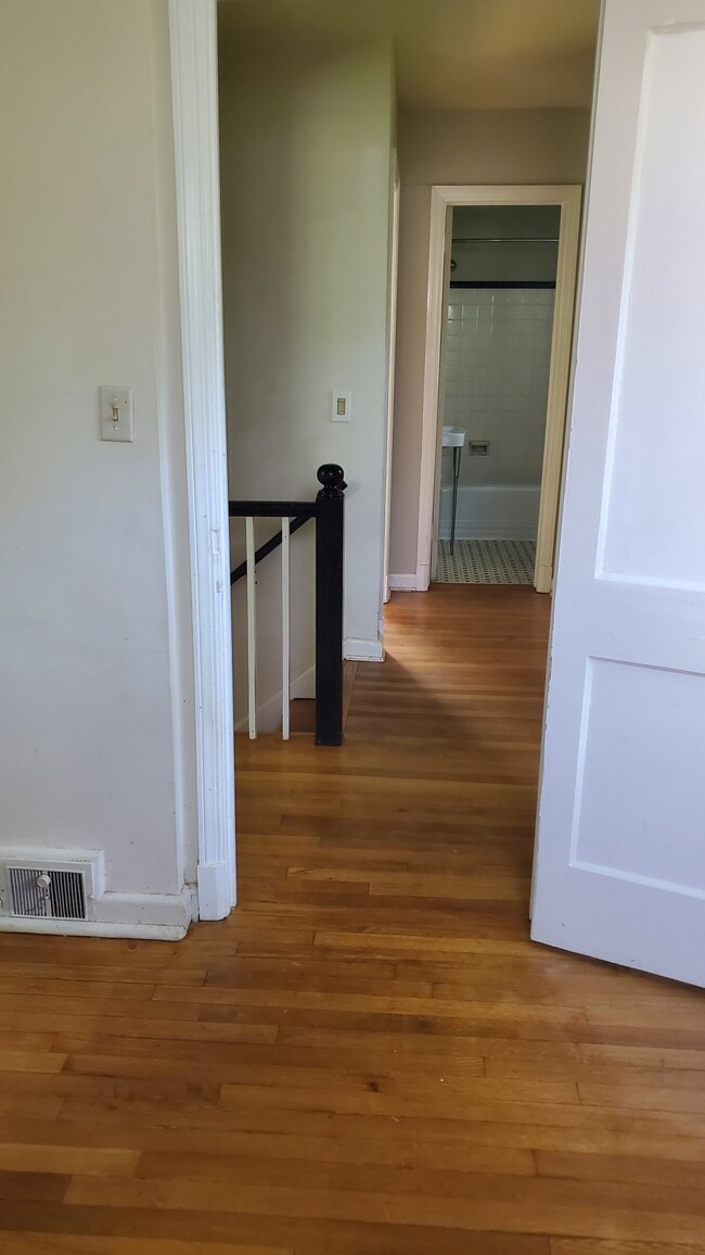 Foto del edificio - 9606 Cedar Ln