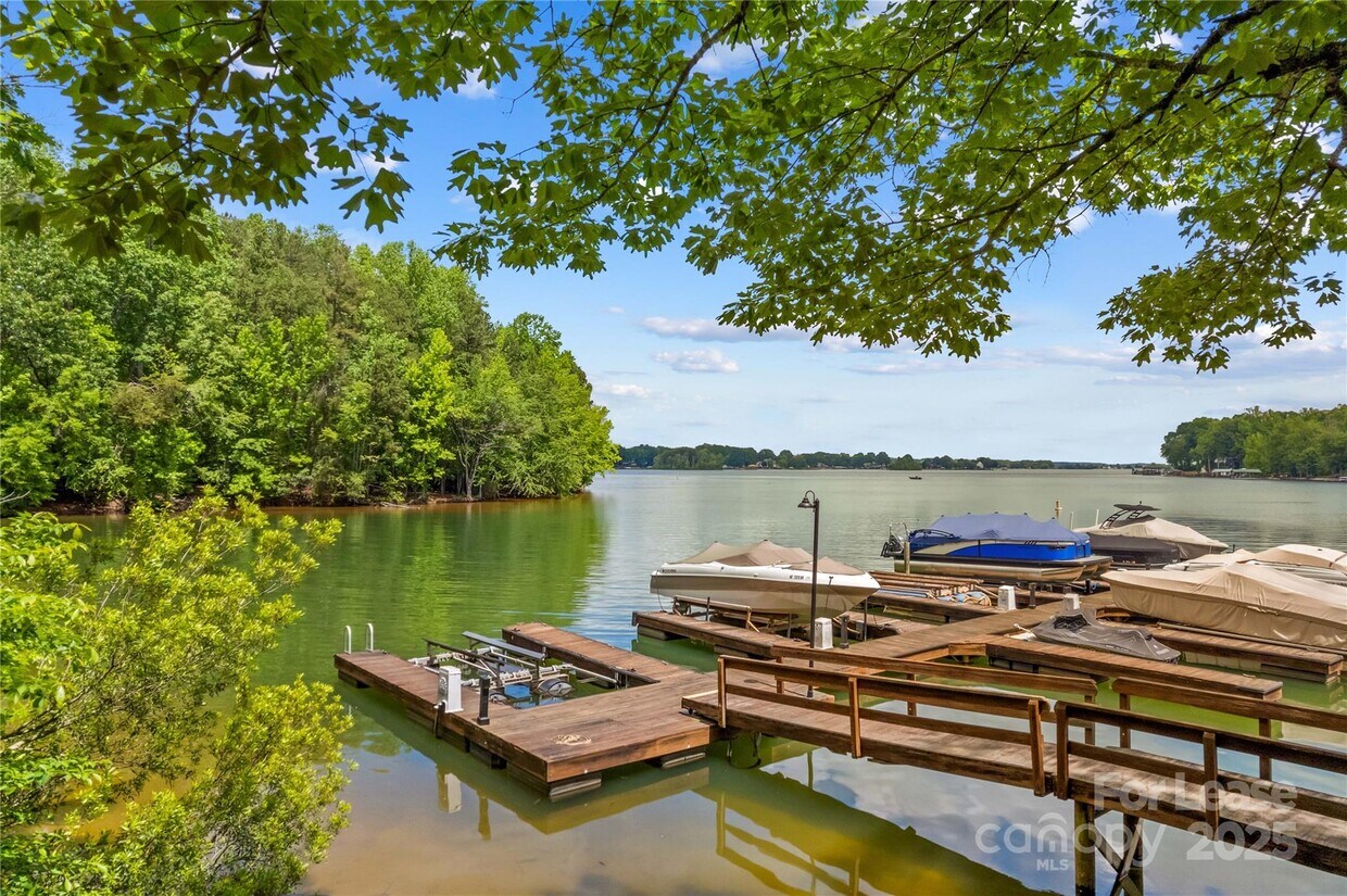 Foto principal - 4522 Long Cove Dr