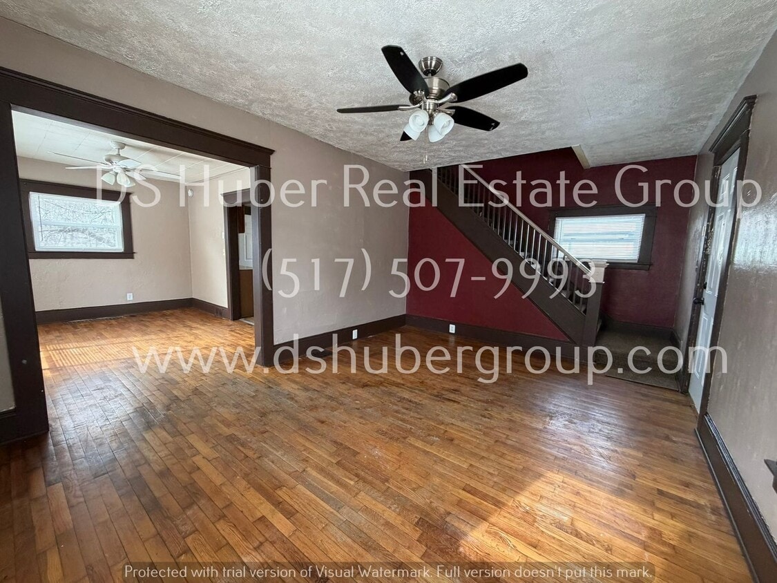 Photo - 305 Howe St Lansing, MI 48915