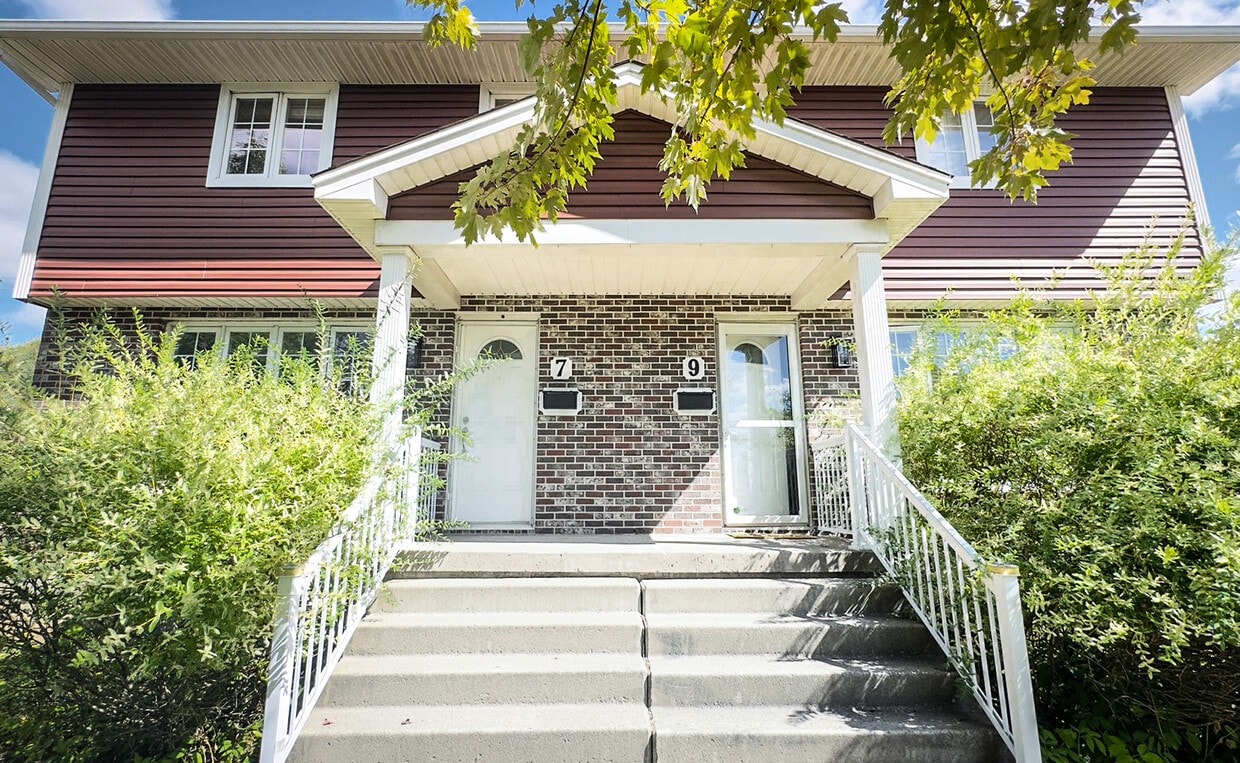 Photo principale - 7 Glenwood Dr