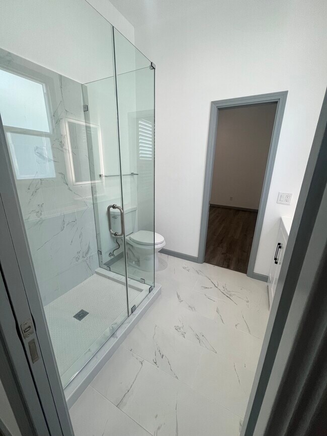 Foto del edificio - 1023 E 27th St