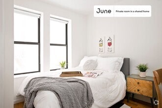 Building Photo - Private bedroom in 4 bed/2 bath Home
