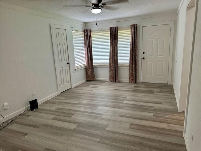 Foto del edificio - 530 Edgebrook Dr