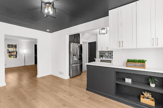 Building Photo - 2221 Coralthorn Rd