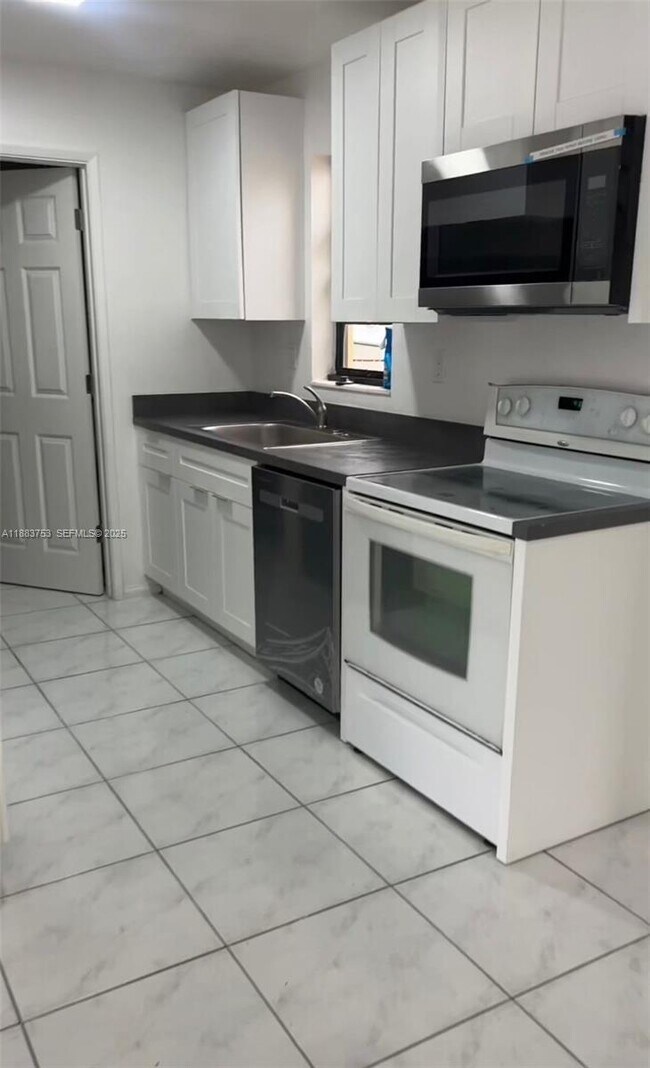 Building Photo - 1772 NW 34th Ave