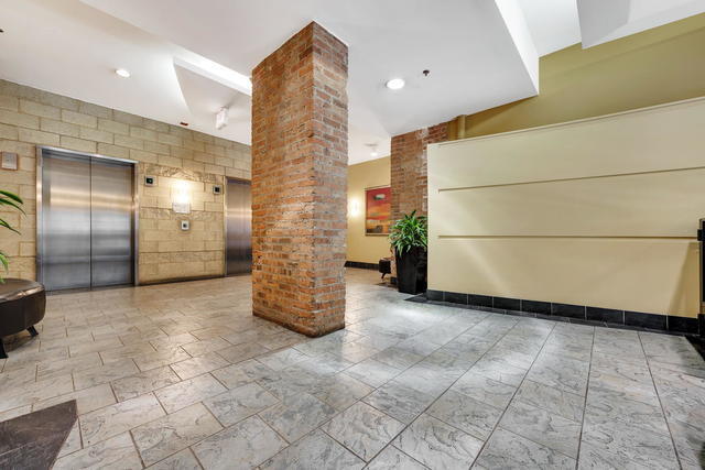 Foto del edificio - 520 W Huron St