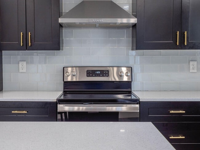 Building Photo - 3347 Mantilla Dr