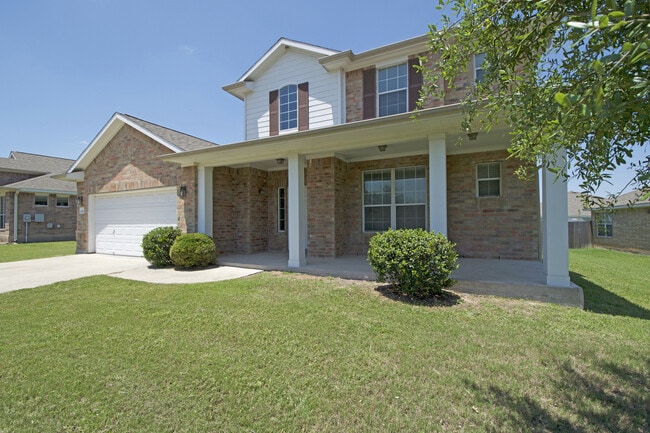 Building Photo - Large Home in Northeast Austin!