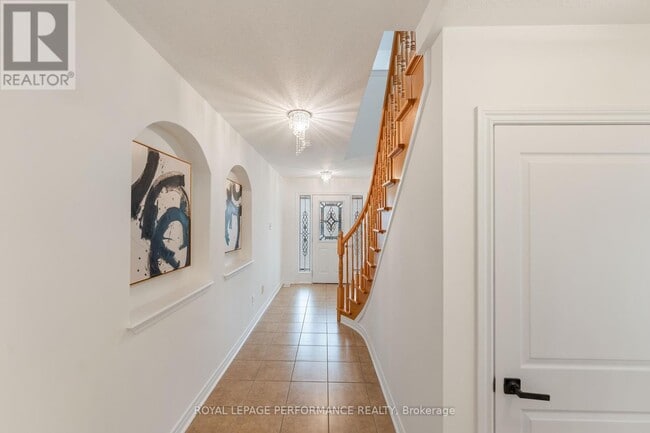 Building Photo - 580 Sunlit Cir