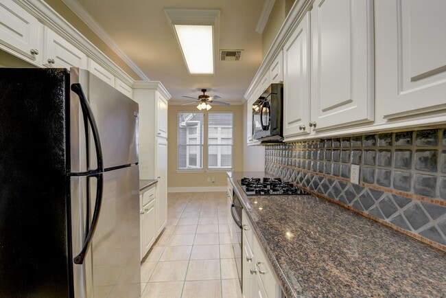 Foto del edificio - Adorable  2bed/2bath Townhome in a quiet c...